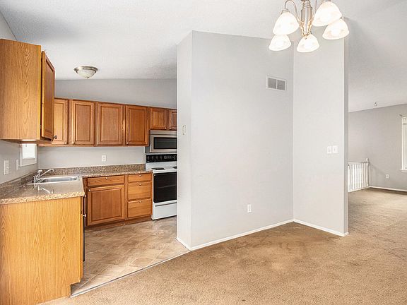 5th image of 8584 Buckingham Dr