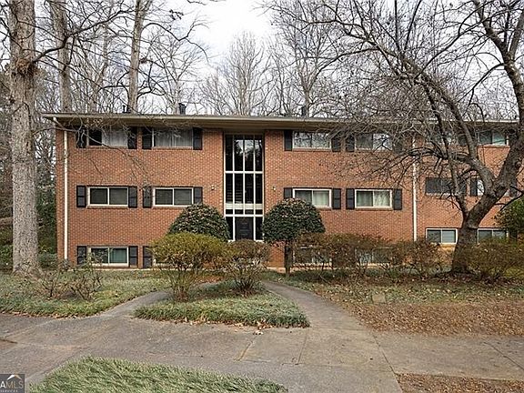 2nd image of 1111 Clairemont Ave APT J2