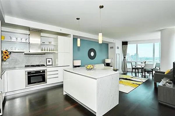 Sold by Weichert/Exchange Place | media 3