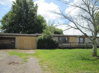 114 Kings View Dr, Flat Rock, NC 28731