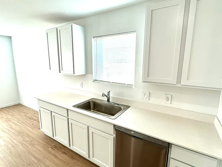 1553 San Sebastien Dr — Photo 15