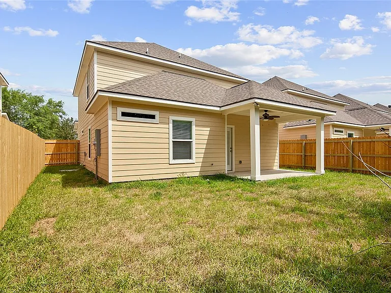 1410 Holleman Dr — Photo 24