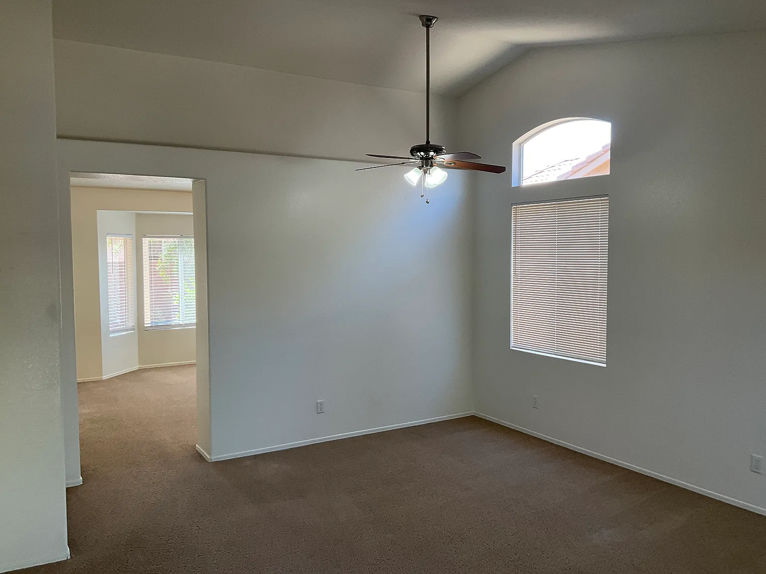 3 Bedroom 2 Bath - NW — Photo 4