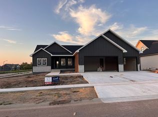 1028 Steamboat Trl, Brookings, SD 57006