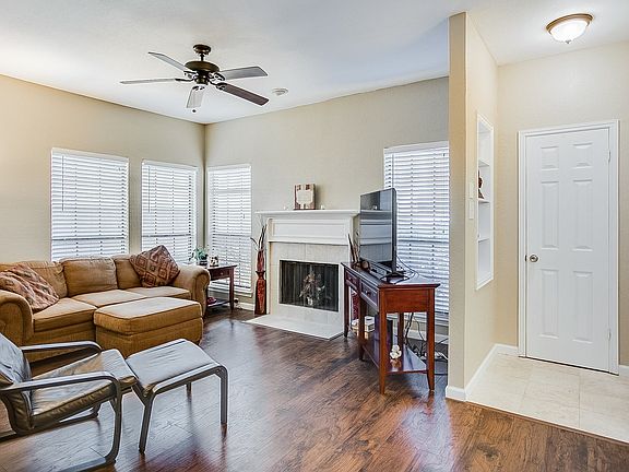 4th image of 3101 Townbluff Dr APT 314