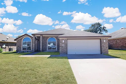 2416 Isabelle Dr Photo 1