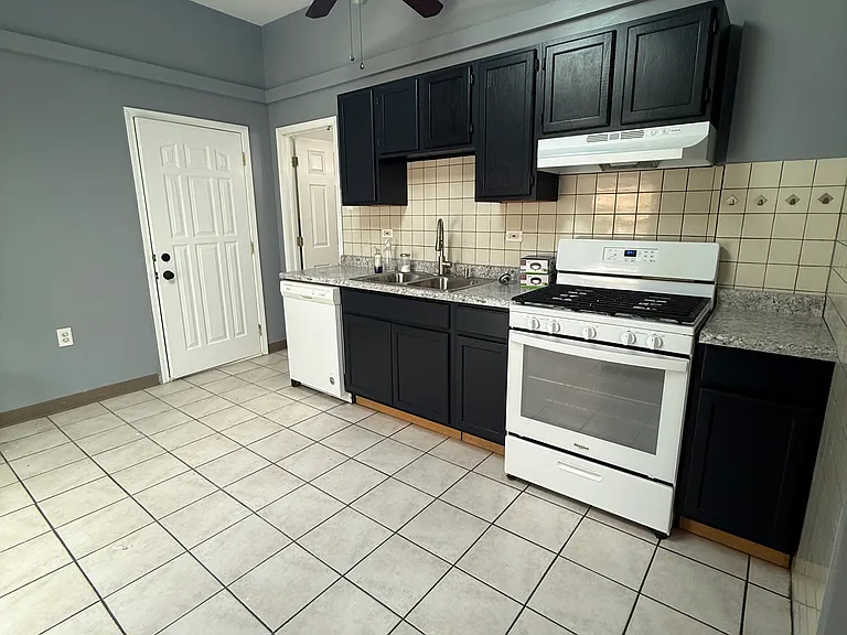 3052 W Lyndale St #2 — Photo 14