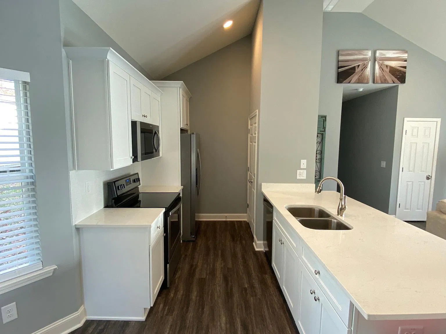 3 bed, 1705 sqft, $2,300 — Photo 3