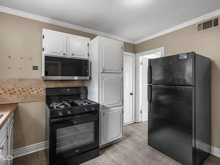 2623 Dillard St — Photo 16