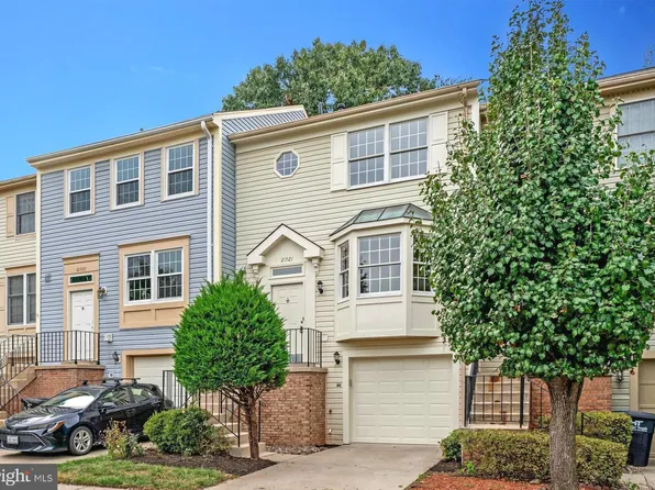 21921 Myrtlewood Sq, Sterling, VA 20164