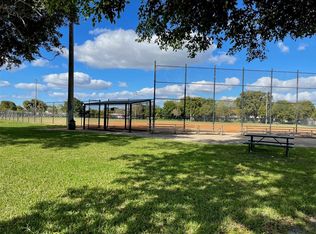 8415 NW 26th Dr, Pompano Beach, FL 33065