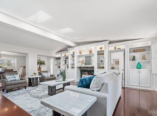 10534 Conway Rd, Saint Louis, MO 63131