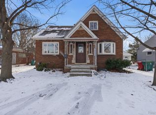 16022 Stephens Dr, Eastpointe, MI 48021