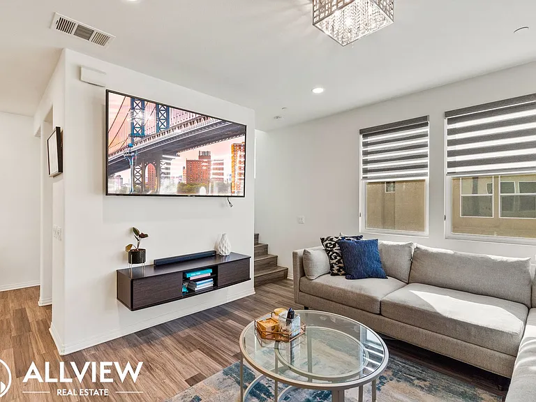 665 S Kinney Way — Photo 8