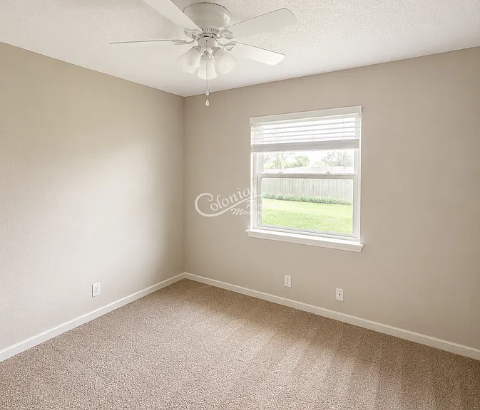 2214 Carousel Dr — Photo 12