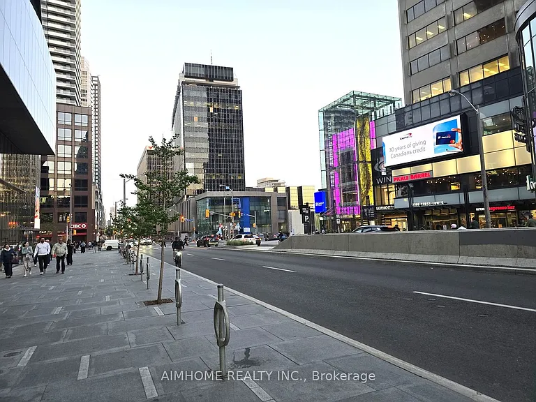 8 Eglinton Ave E #1510 — Photo 24