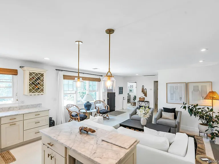 2705 W Creek Ave — Photo 10