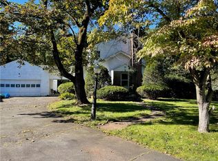 28 Bell Pond Dr, Wethersfield, CT 06109