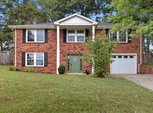 347 Greenleaf Ln, Clarksville, TN