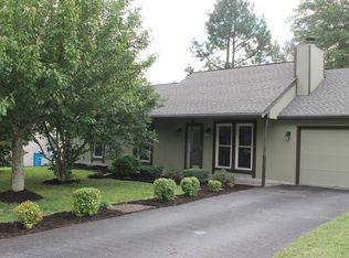 4750 Horseman Dr NE, Roanoke, VA 24019