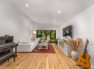 21327 Providencia St, Woodland Hills, CA 91364