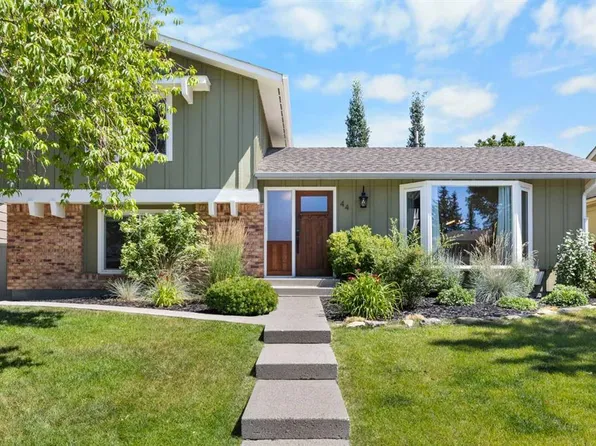 44 W Sunmount Cres SE, Calgary, AB T2X 1W1
