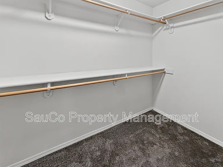 948 SE Elina Ave — Photo 28