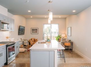210 W Peden Aly #112, San Antonio, TX 78204