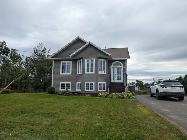 218 Mason Rd, Stratford, PE C1B 2E9