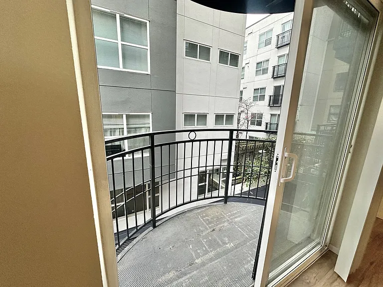 425 Vine St #420 — Photo 10