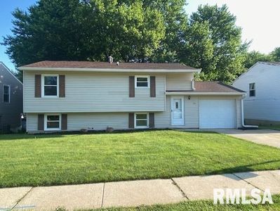 2616 W 56th St, Davenport, IA, 52806