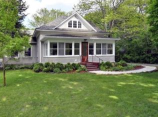 3505 Montgomerie Ave, Deephaven, MN 55391