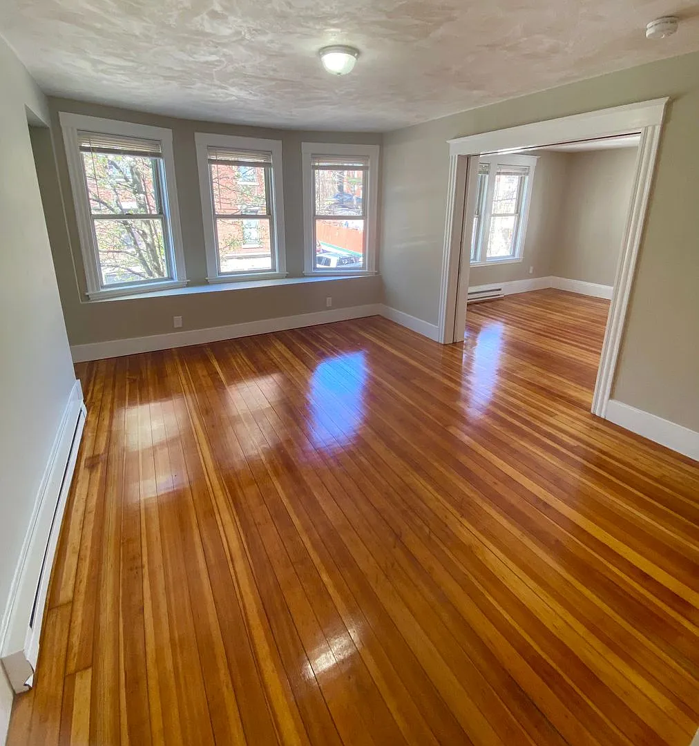 SALEM 3-Bed, 1-Bath — Photo 4