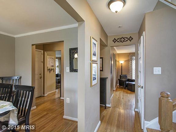 3rd image of 518 N St NE