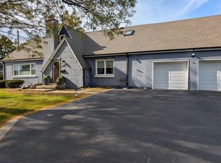 2140 Beechnut Rd, Northbrook, IL 60062