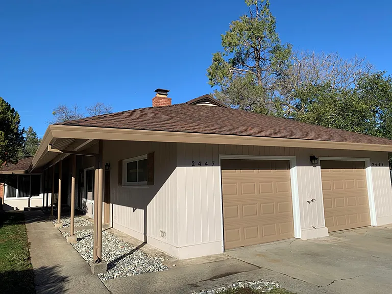 El Camino Duplexes — Photo 48