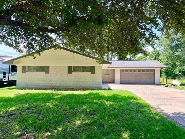 121 Glynn St, Bridge City, TX 77611