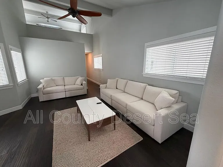 621 8th St — Photo 20