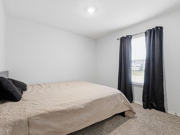 5th image of 2416 Wildhaven Rd