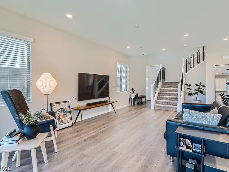 11604 Desert Hollow Ave — Photo 7