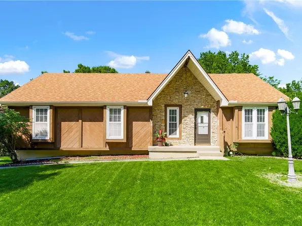 116 SW 26th St, Blue Springs, MO 64015