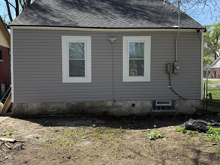 18624 Fairport St — Photo 2
