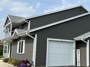 276 S Mountin Dr, Mayville, WI 53050