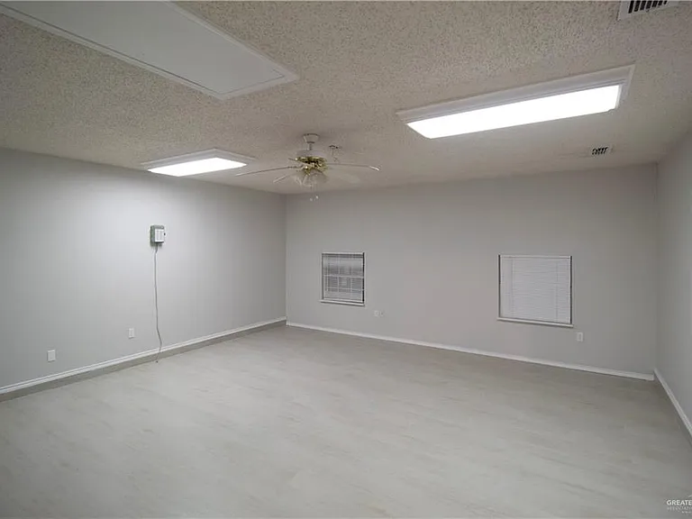 3409 Martin Ave — Photo 12