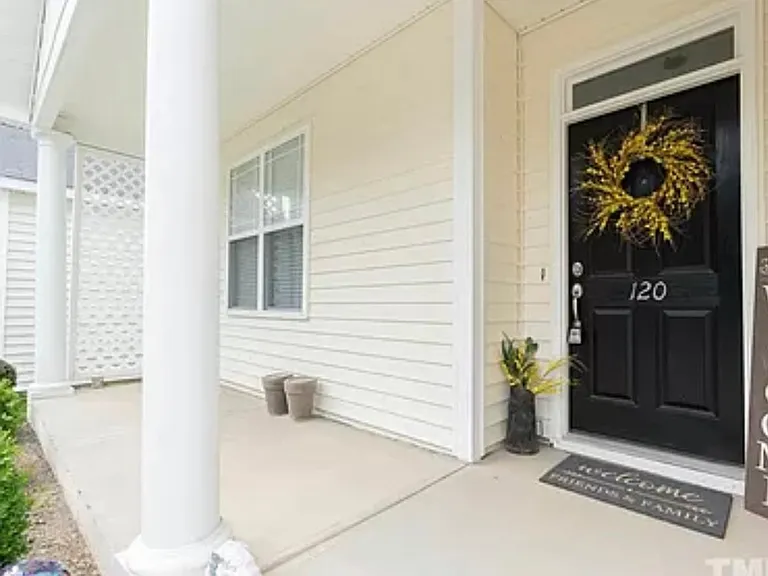 120 Denby Cir — Photo 2