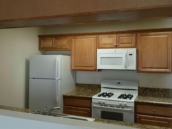 4th image of 9737 Riverview Ave APT 9