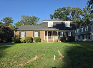 212 Stratford Dr, Colonial Heights, VA 23834