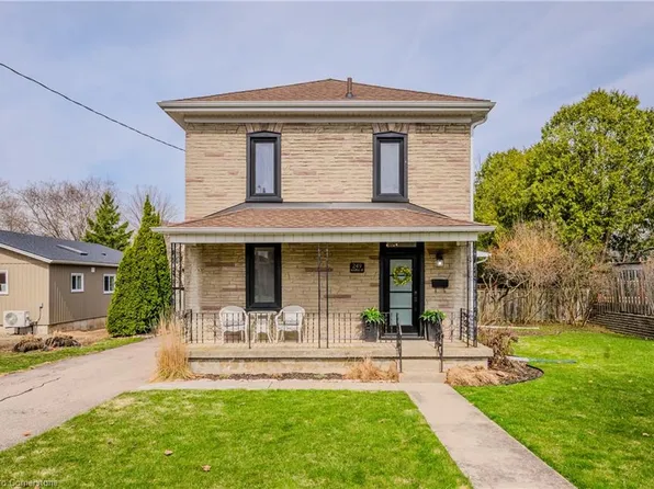 249 Maple St, Cambridge, ON N3C 1T1