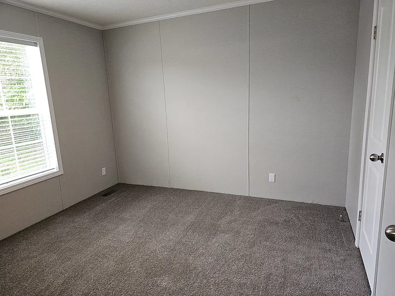855 W Jefferson St #17 — Photo 6