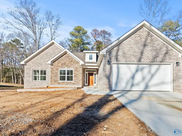 68 Evelyn Ave, Laceys Spring, AL 35754